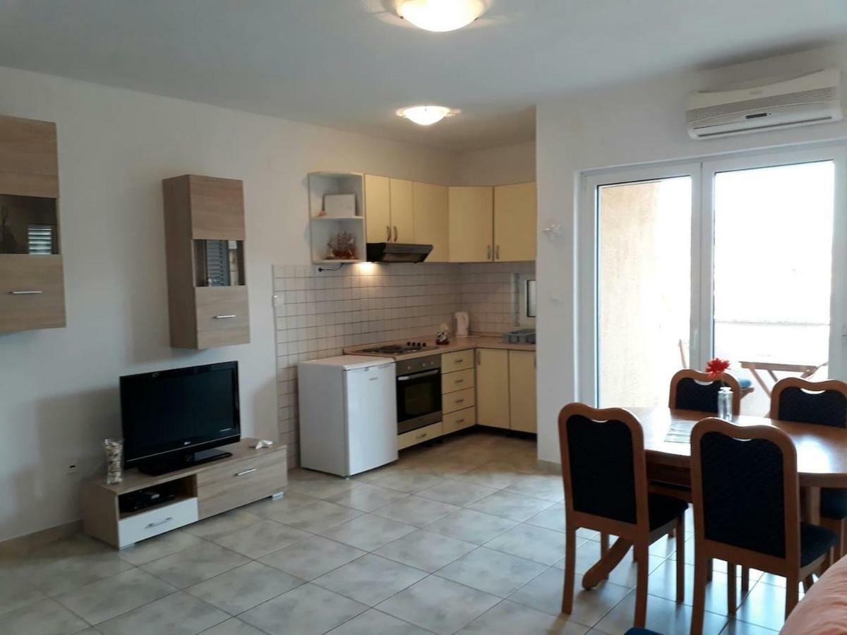 Apartments Golub Cesarica Exterior foto